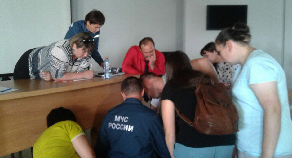 Психологи МЧС России оказывают помощь семьям рабочих, пострадавших на руднике «Мир»
