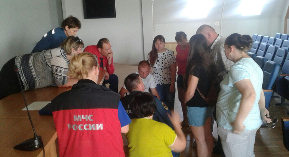 Психологи МЧС России оказывают помощь семьям рабочих, пострадавших на руднике «Мир»